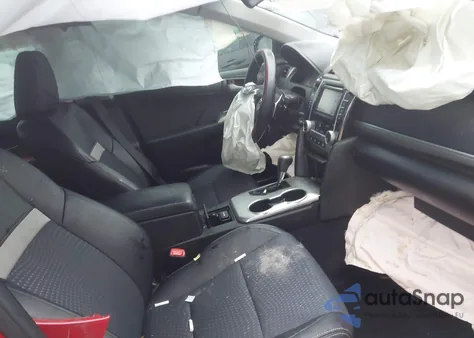 2013 Toyota Camry Se z USA, uszkodzony, nr VIN 4T1BF1FK7DU714353